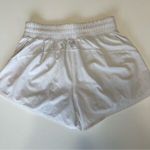 TnAction TnaMOVE™ Lunge 2" Short in White Aritzia